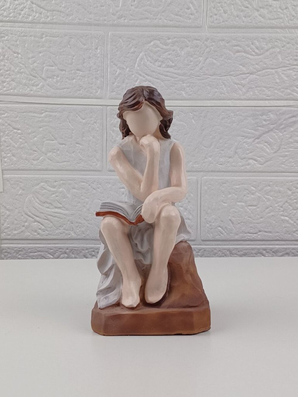 Creative Girls Think About Reading Girl Statue Resin Figurine Decor